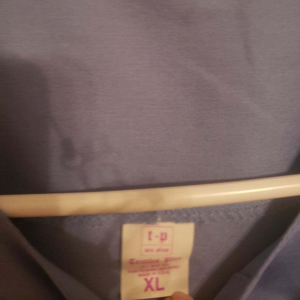 Scrub Top - Picture 2 of 3